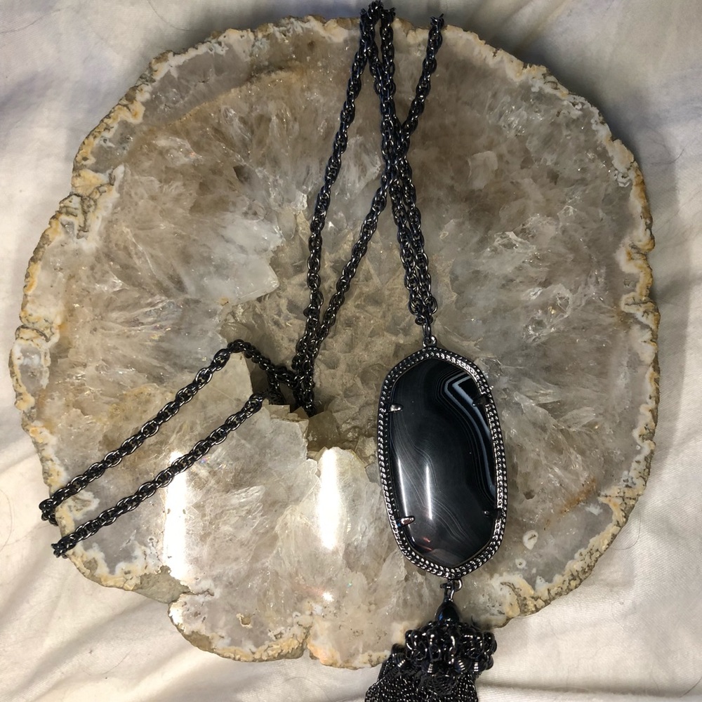 KENDRA SCOTT ALL BLACK NECKLACE